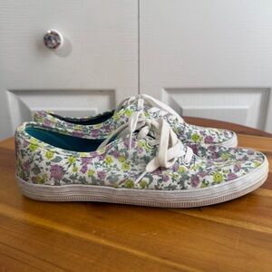 City Sneaks multicolor floral lace up sneakers size 6
